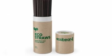 Starbucks rozpoczyna testy nad słomkami z kawowych fusów