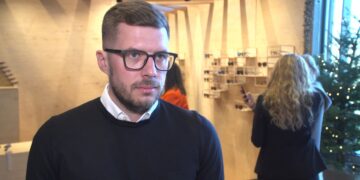 Polacy promują modę na biżuterię z drewna. Konsumenci przy zakupach coraz częściej kierują się ekologią