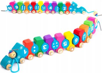 DREWNIANY POCIĄG Z CYFERKAMI – EDUKACYJNA KOLEJKA