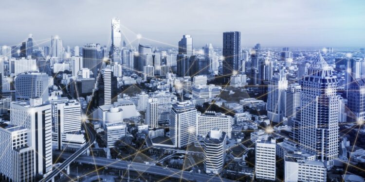 Pandemia pomogła w rozwoju systemów smart city w polskich miastach. Nie obeszło się jednak bez problemów w ich wdrażaniu