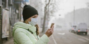 Polskie miasto najbardziej zanieczyszczonym w Europie. Walka ze smogiem prowadzona jest za pomocą nowoczesnej technologii oraz edukacji