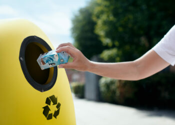 Tetra Pak i Stora Enso łączą siły, by potroić możliwość recyklingu kartonów po płynnej żywności w Polsce