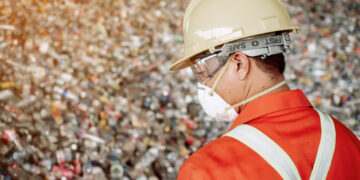 UE szuka sposobów na zwiększenie recyklingu tworzyw sztucznych. Jedną z najbardziej obiecujących technologii jest recykling chemiczny